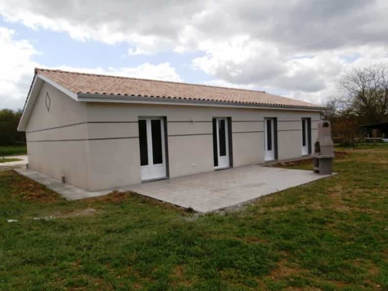 House in Montpon-Menesterol, Aquitaine 10098839