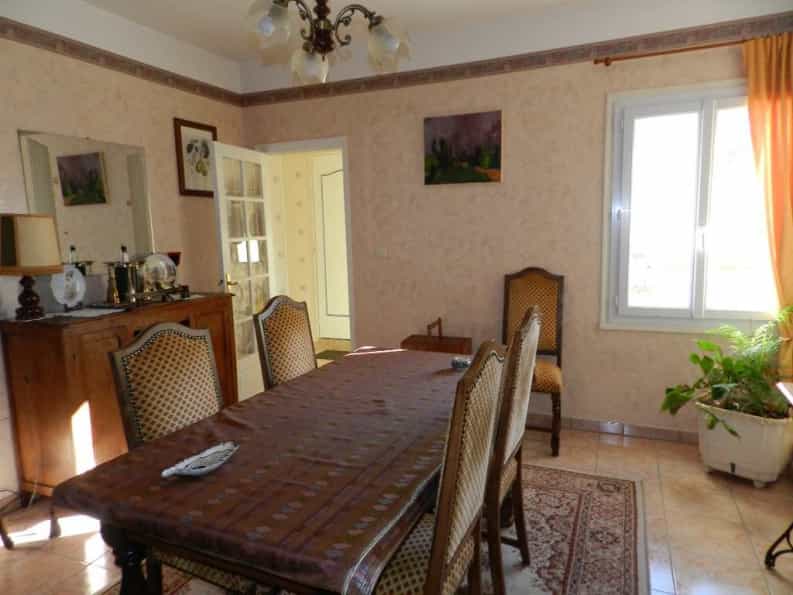 房子 在 Saint-Michel, Poitou-Charentes 10098861