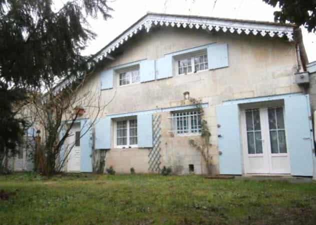 House in Libourne, Nouvelle-Aquitaine 10098872