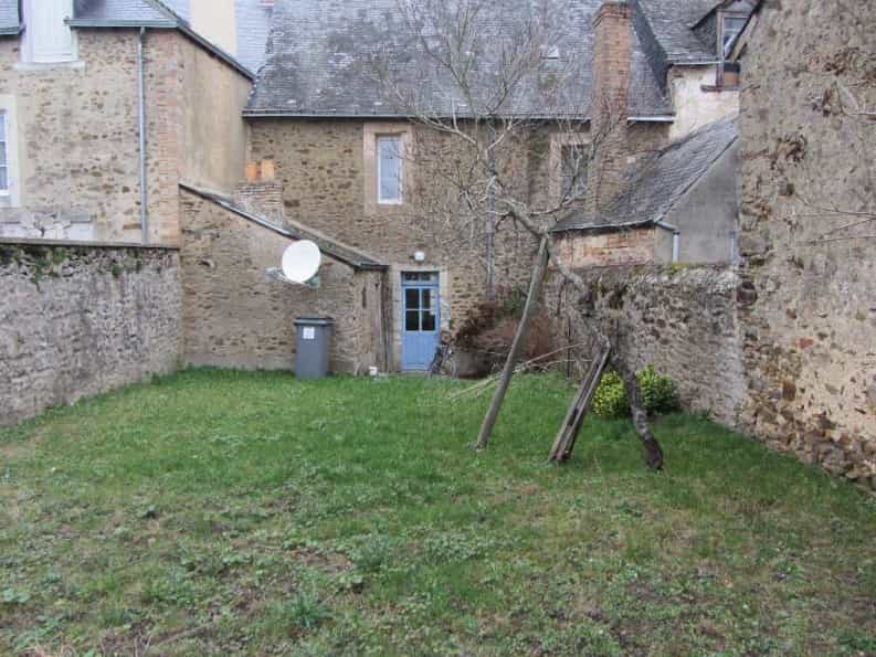 casa no Saint-Denis-d’Anjou, País do Loire 10098878