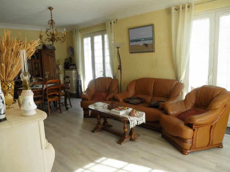 公寓 在 Ruelle-sur-Touvre, Poitou-Charentes 10098898