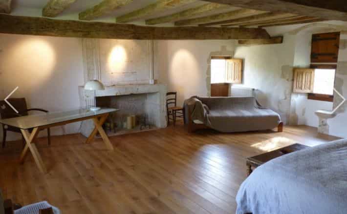 House in Bauge, Pays-de-la-Loire 10098925
