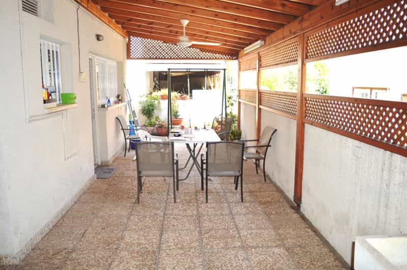 Rumah di Feneromani, Larnaca 10098944