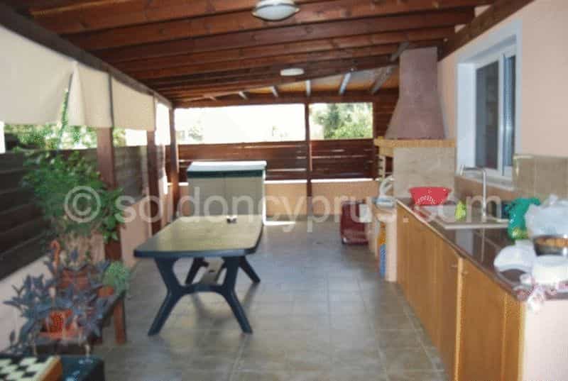 Dom w Emba, Paphos 10099360