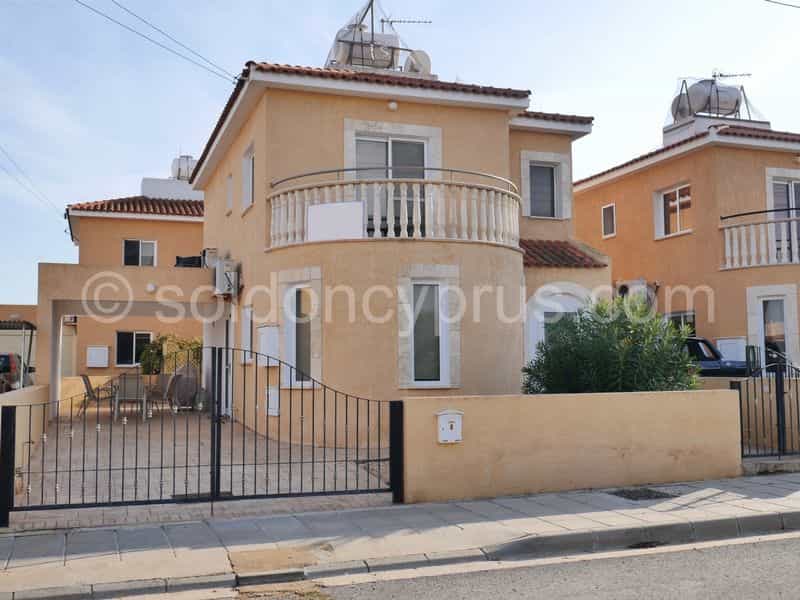 Haus im Xylofagou, Larnaka 10099413