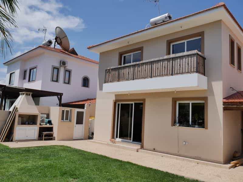 Huis in Voroklini, Larnaca 10099438