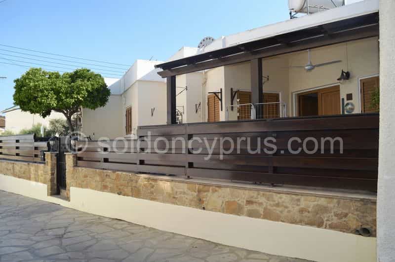 σπίτι σε Agios Theodoros, Larnaca 10099603