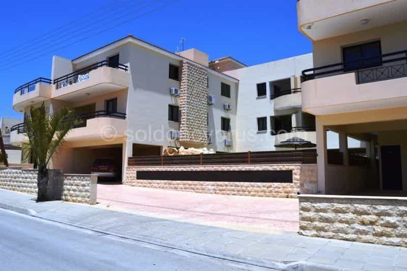 Condominium dans Kiti, Larnaka 10099620
