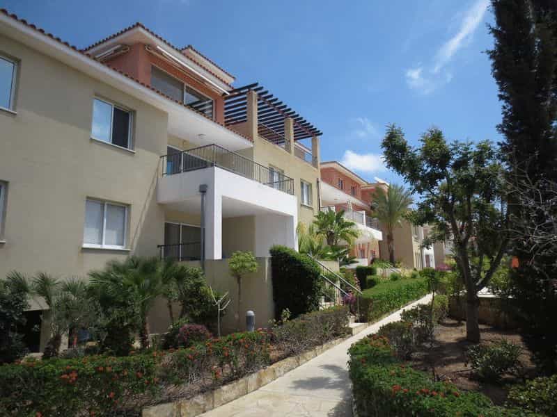 Condominium in Geroskipou, Pafos 10099651