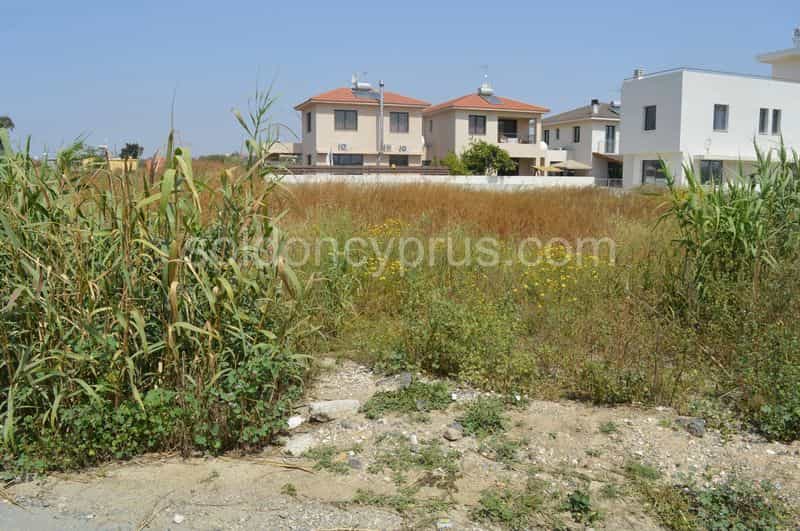 Tanah dalam Ormideia, Larnaka 10099707
