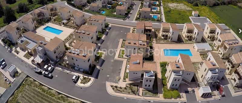 Condominium in Zygi, Larnaka 10099818