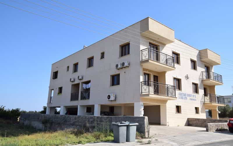 Condominium in Kiti, Larnaka 10099862