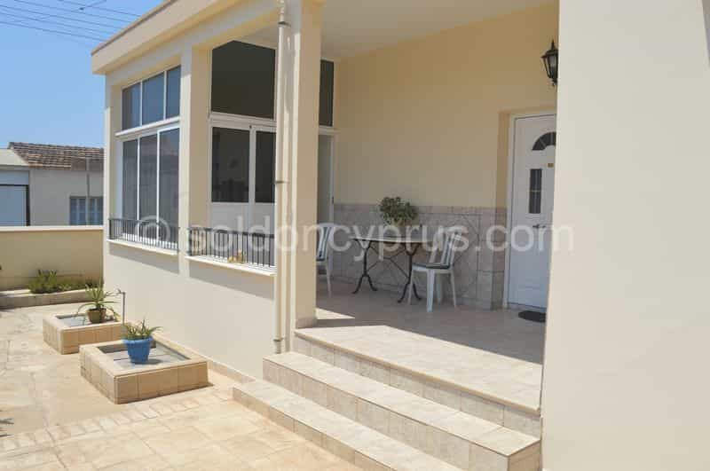 House in Ormideia, Larnaka 10099935