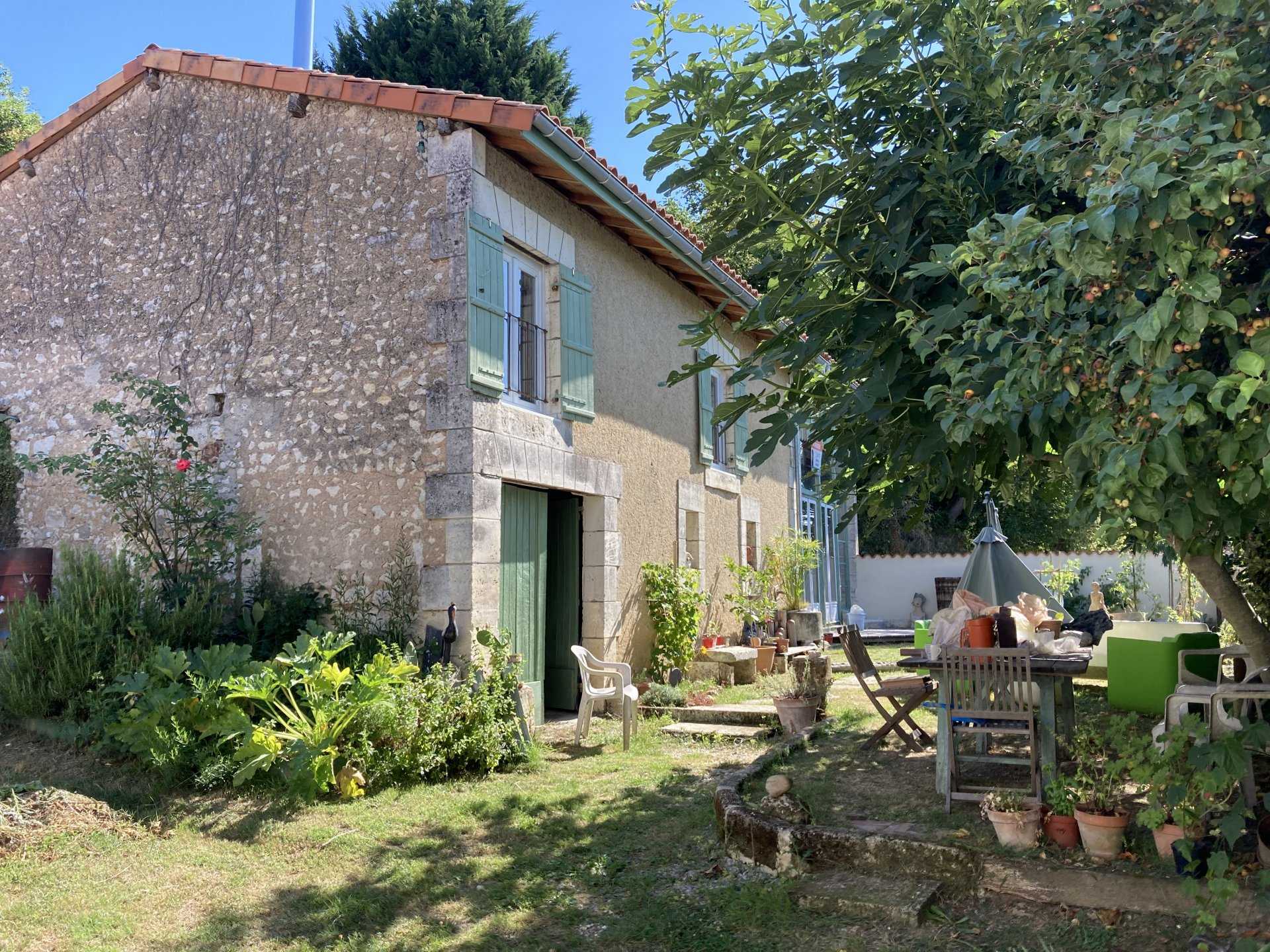 Dom w Laprade, Poitou-Charentes 10100041