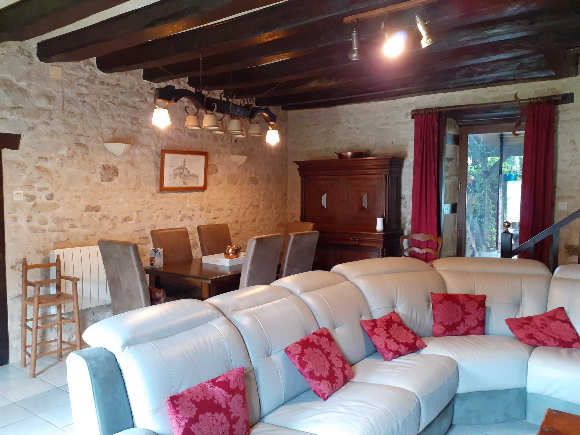 Dom w Saint-Leomer, Poitou-Charentes 10100104