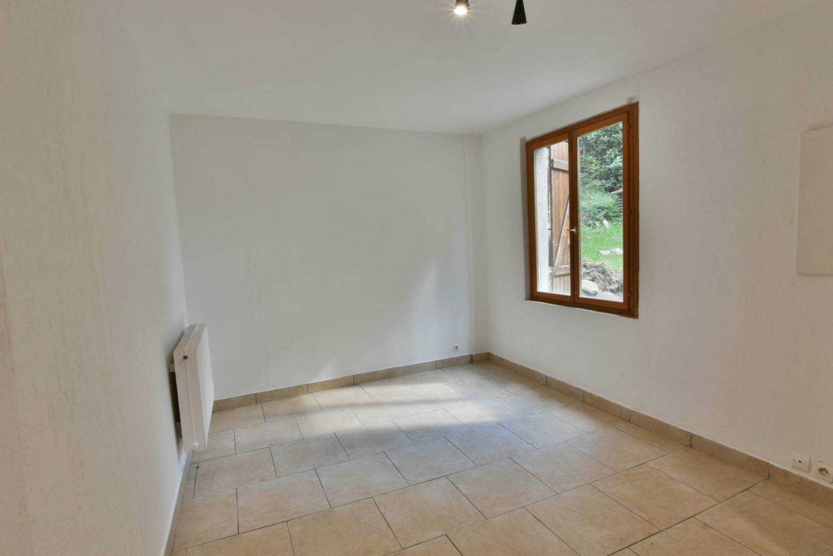 بيت في L'escarene, Provence-Alpes-Cote d'Azur 10100130