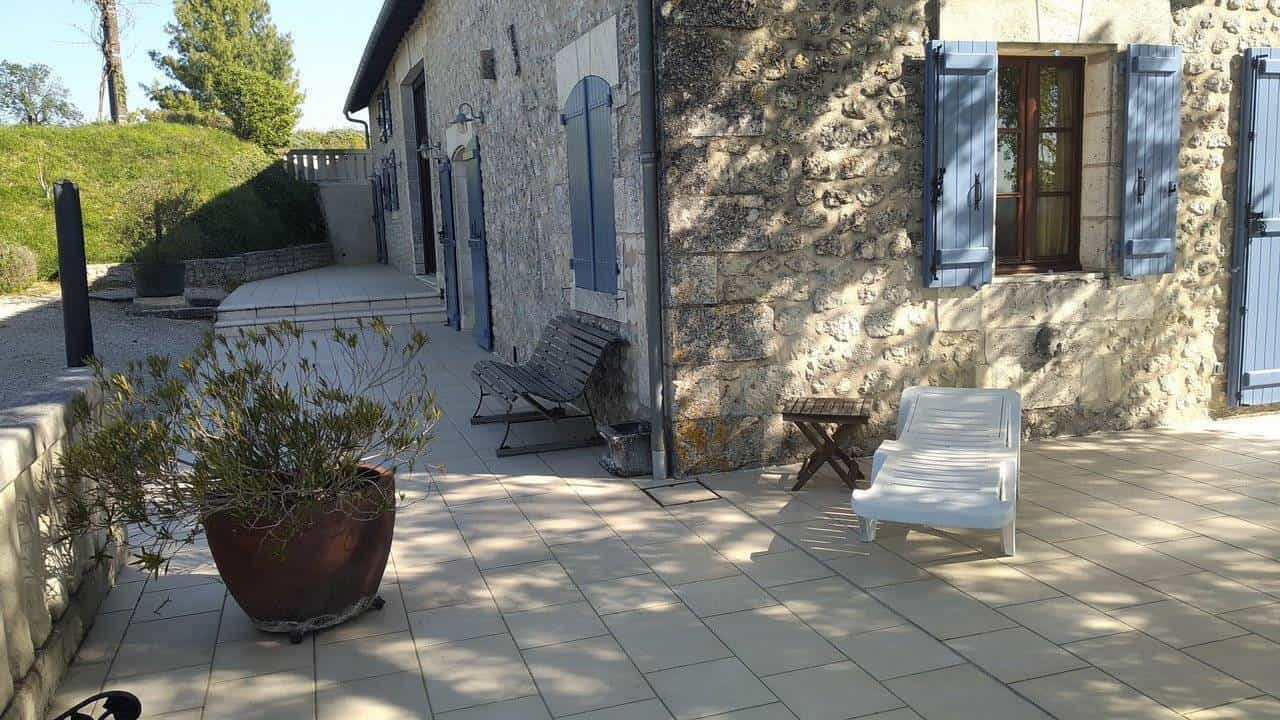 casa no Salles-Lavalette, Poitou-Charentes 10100254