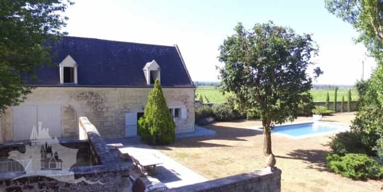 жилой дом в Chinon, Centre-Val de Loire 10100273