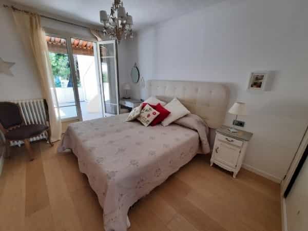 σπίτι σε Pezenas, Languedoc-Roussillon 10100444