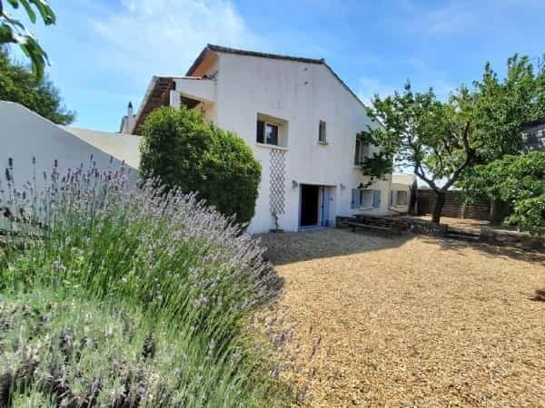 House in Pezenas, Languedoc-Roussillon 10100444