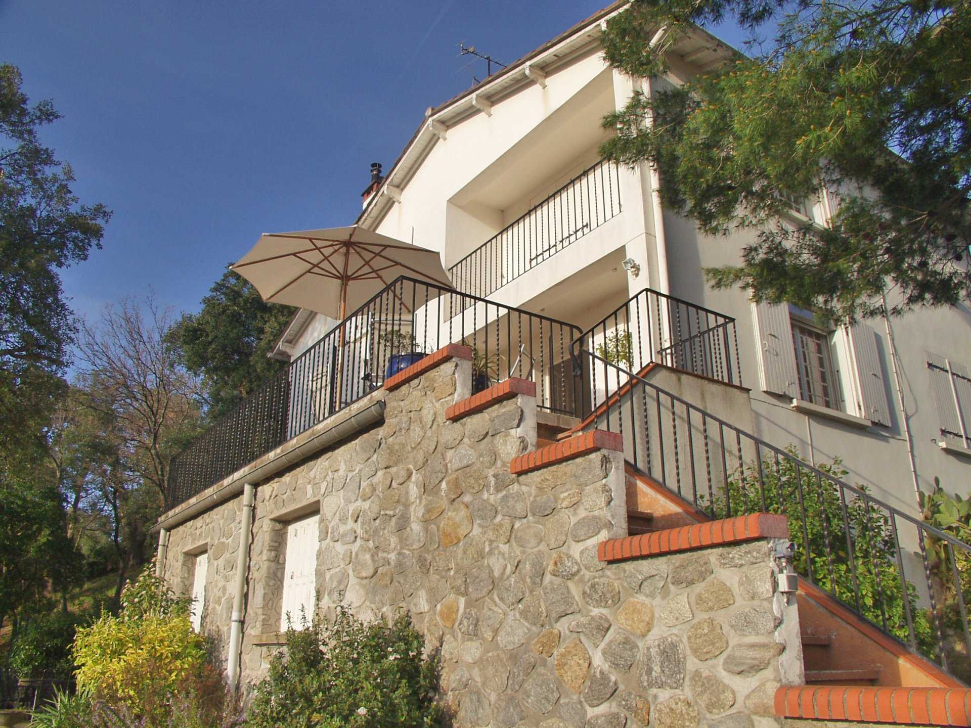 House in Maureillas-Las-Illas, Languedoc-Roussillon 10100518