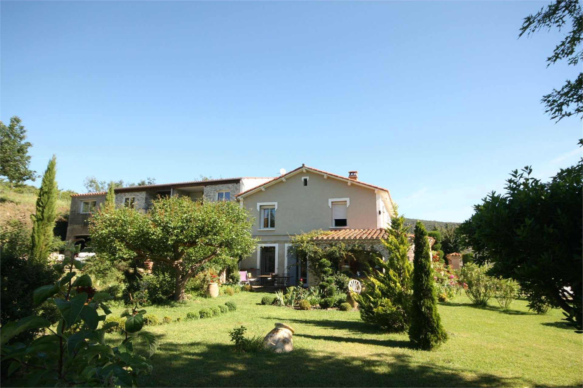 房子 在 Prades, Occitanie 10100548