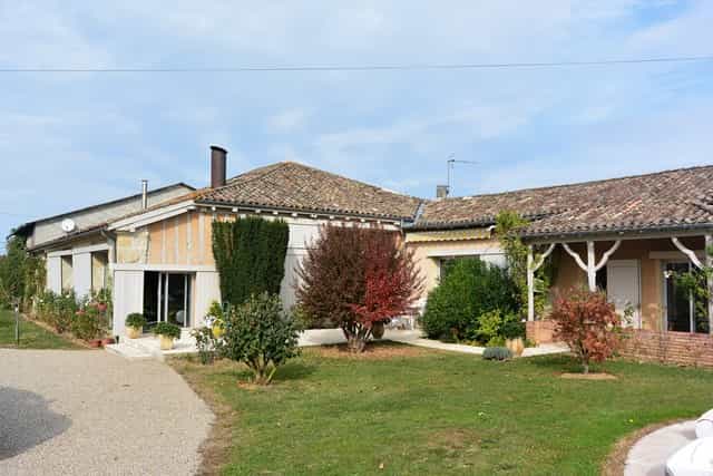 rumah dalam Lauzun, Nouvelle-Aquitaine 10100705