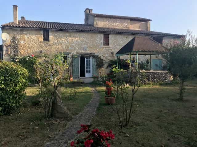 Huis in Sainte-Foy-La-Grande, Aquitaine 10100757