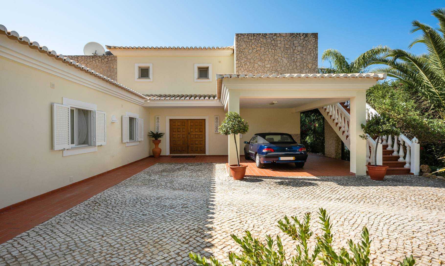 House in Carvoeiro, Algarve Central 10100773