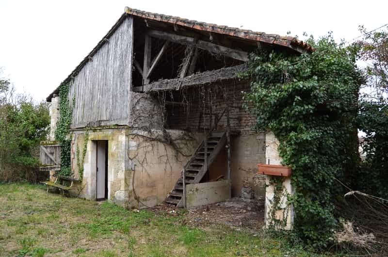 公寓 在 AUNAC-SUR-CHARENTE, Poitou-Charentes 10100848