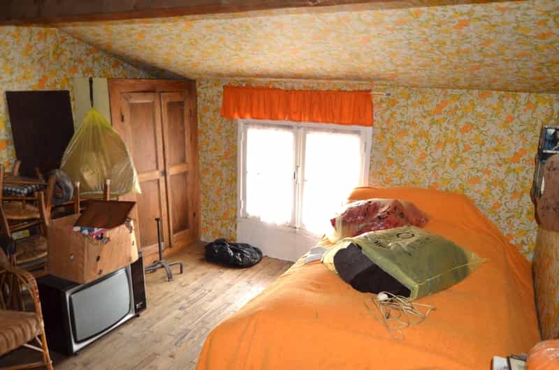 Квартира в Benest, Poitou-Charentes 10100853