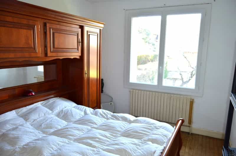 Квартира в Civray, Poitou-Charentes 10100870