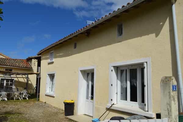 公寓 在 Limalonges, Poitou-Charentes 10100881