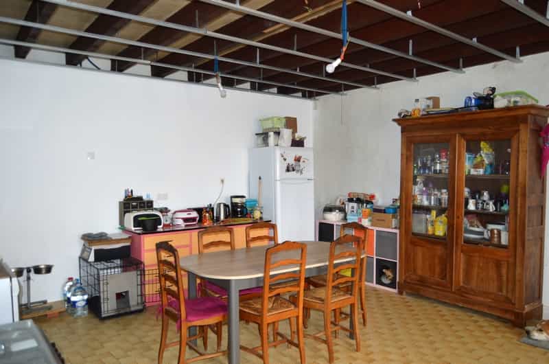 公寓 在 Villefagnan, Nouvelle-Aquitaine 10100886