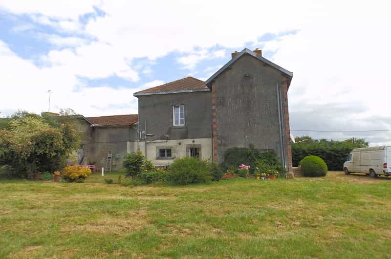 Huis in PLEUVILLE, Poitou-Charentes 10100895
