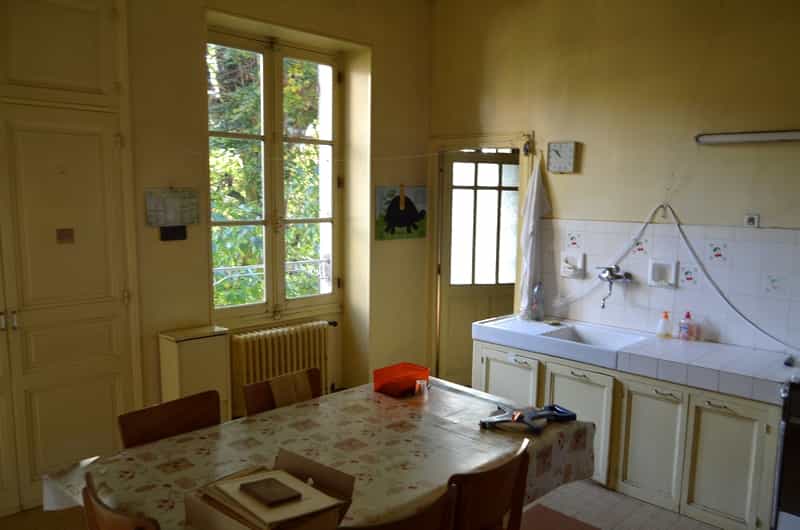 Kondominium dalam Ruffec, Poitou-Charentes 10100906