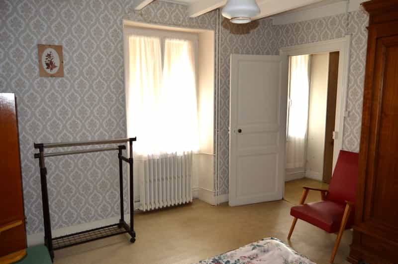 公寓 在 Aunac, Poitou-Charentes 10100940