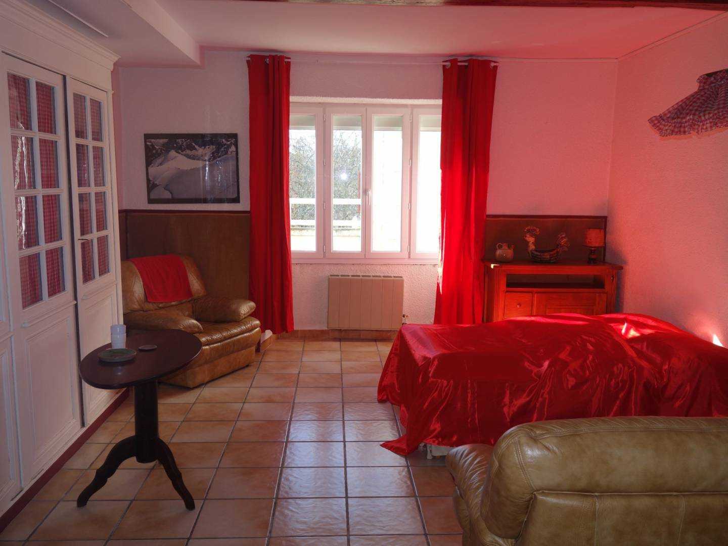 房子 在 Juignac, Poitou-Charentes 10100970