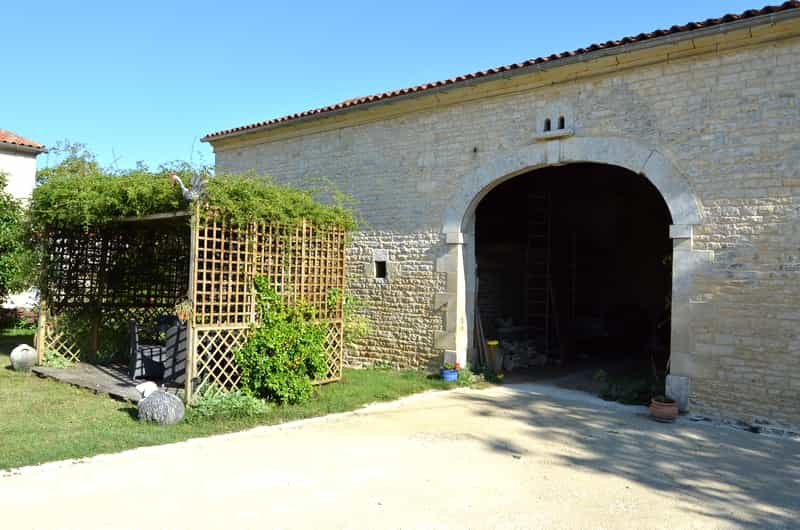 Lain di Verteuil-sur-Charente, Poitou-Charentes 10101004