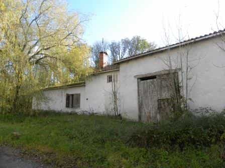 σπίτι σε Cherves-Chatelars, Nouvelle-Aquitaine 10101058