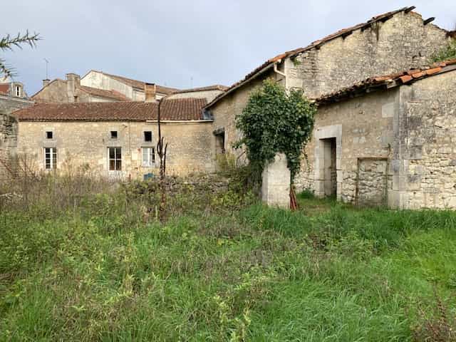 rumah dalam Villebois-Lavalette, Nouvelle-Aquitaine 10101062