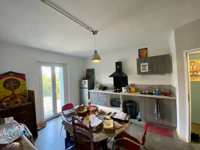 σπίτι σε Pezenas, Languedoc-Roussillon 10101149