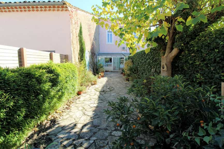 房子 在 Pouzolles, Occitanie 10101165