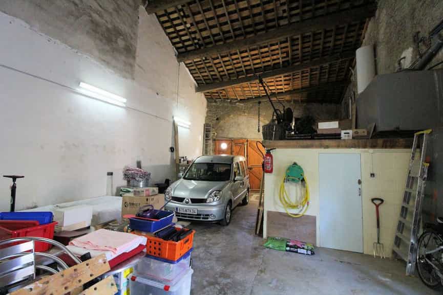 жилой дом в Pouzolles, Languedoc-Roussillon 10101165