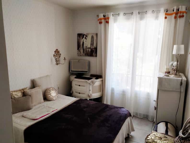Condominium in Perpignan, Occitanië 10101265