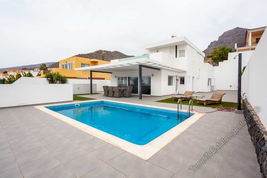 House in Adeje, Canary Islands 10101383