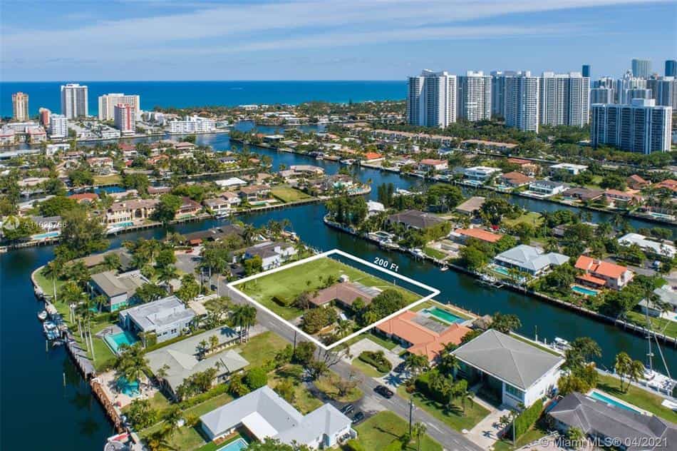 Condominium in Golden Beach, Florida 10101840