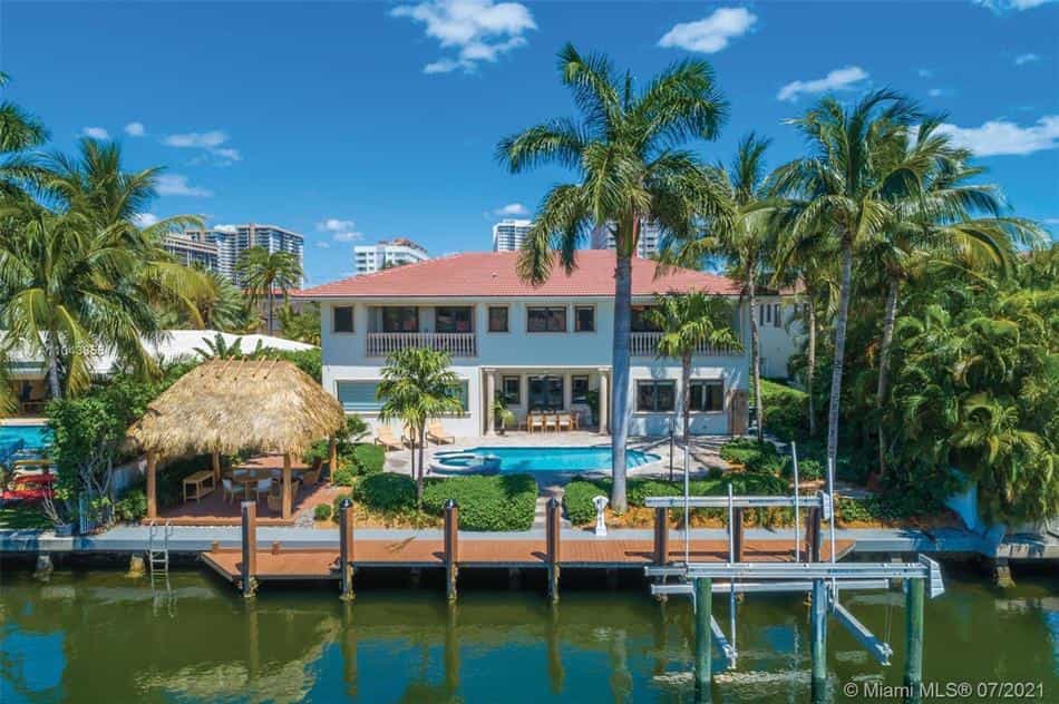 Condominium in Golden Beach, Florida 10101843