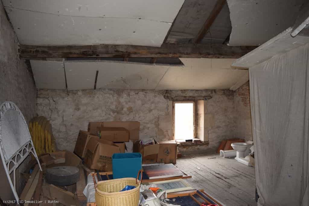 Hus i Civray, Poitou Charentes 10102005