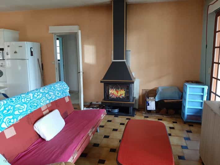 Dom w Nanteuil-en-Vallee, Poitou Charentes 10102016